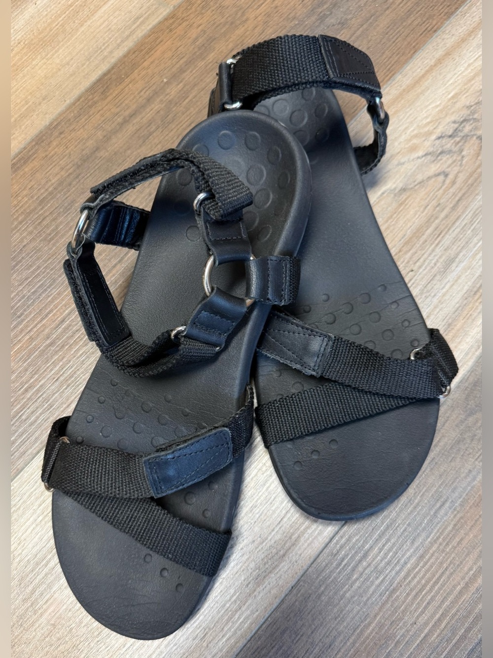 VIONIC Black Strappy Outdoor Sandals